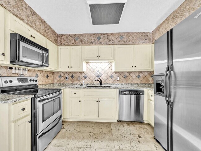 Building Photo - 258 Kidd St