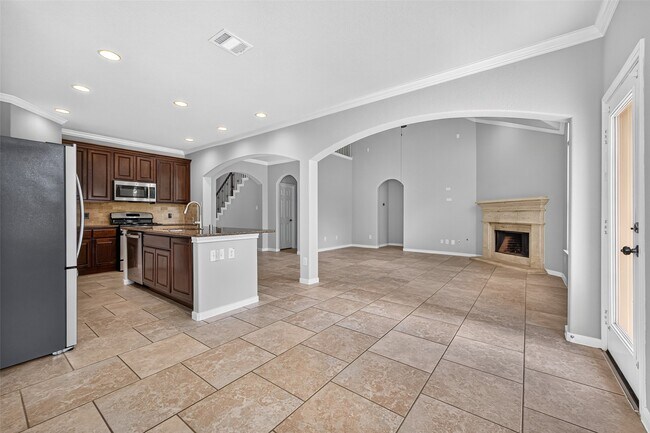 Building Photo - 50 Vershire Cir