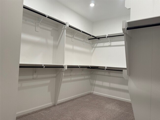 Building Photo - 4942 Hitchings Ct