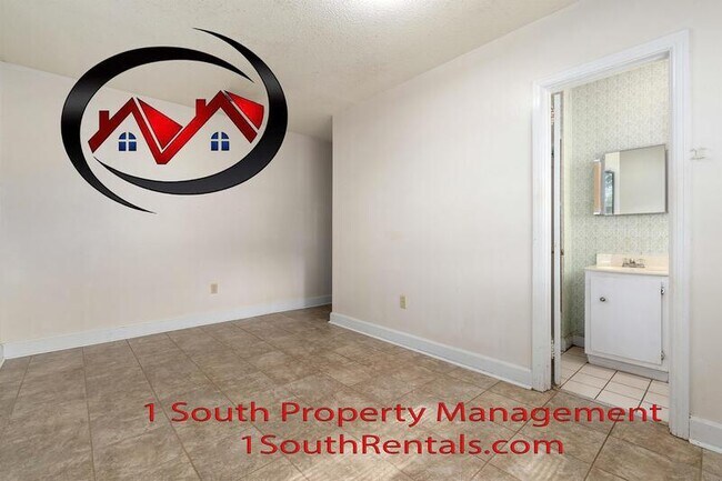 Building Photo - 7470 Moffett Rd