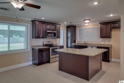 Building Photo - 206 Walton St