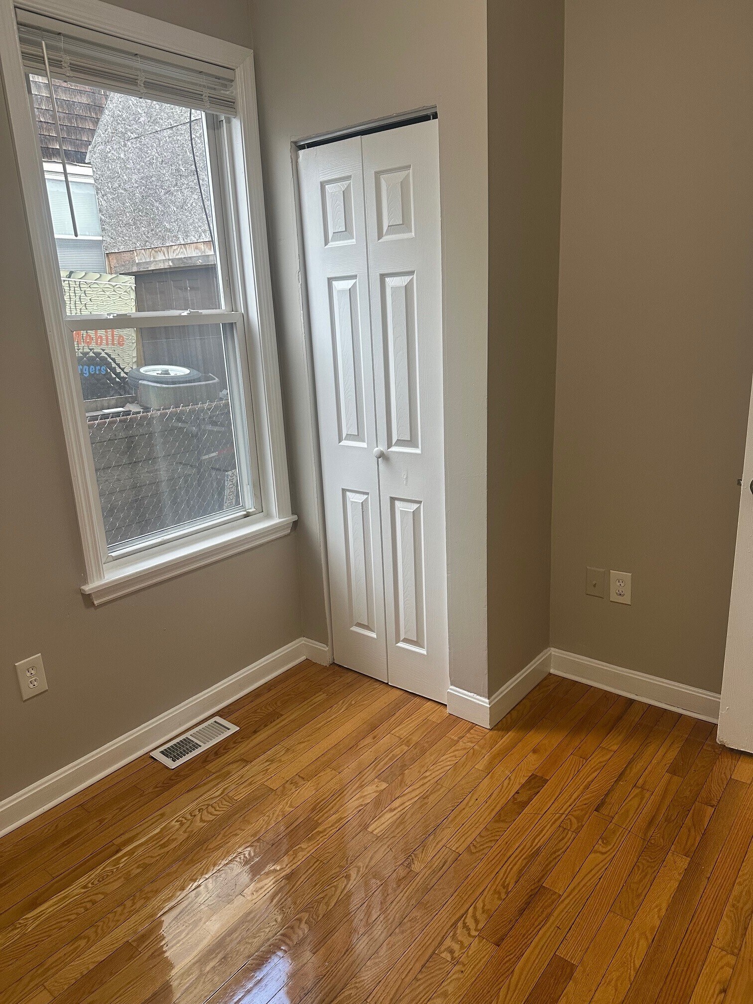 Building Photo - 68 Bellevue St