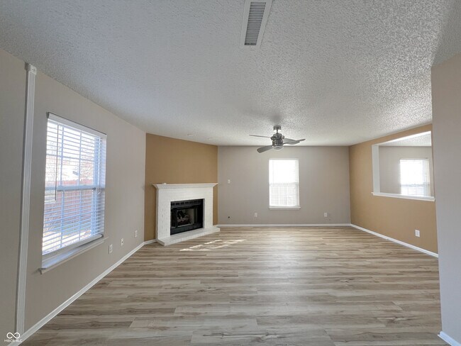 Building Photo - 14243 Holly Berry Cir
