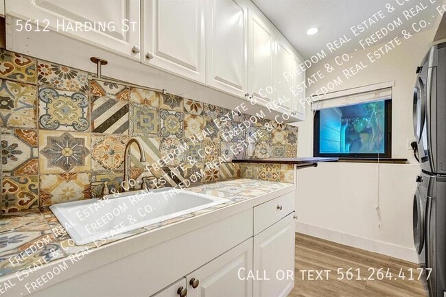 Building Photo - 5612 Harding St