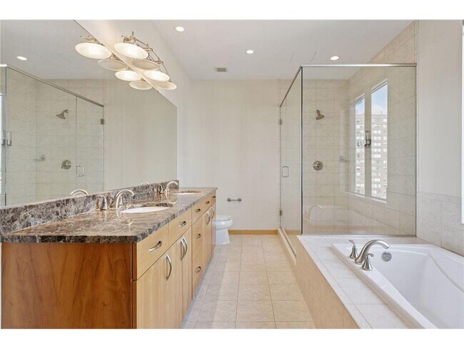 Building Photo - 201 S 11th St