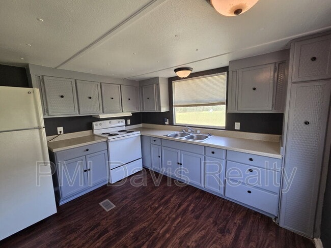 Building Photo - 5266 US-17