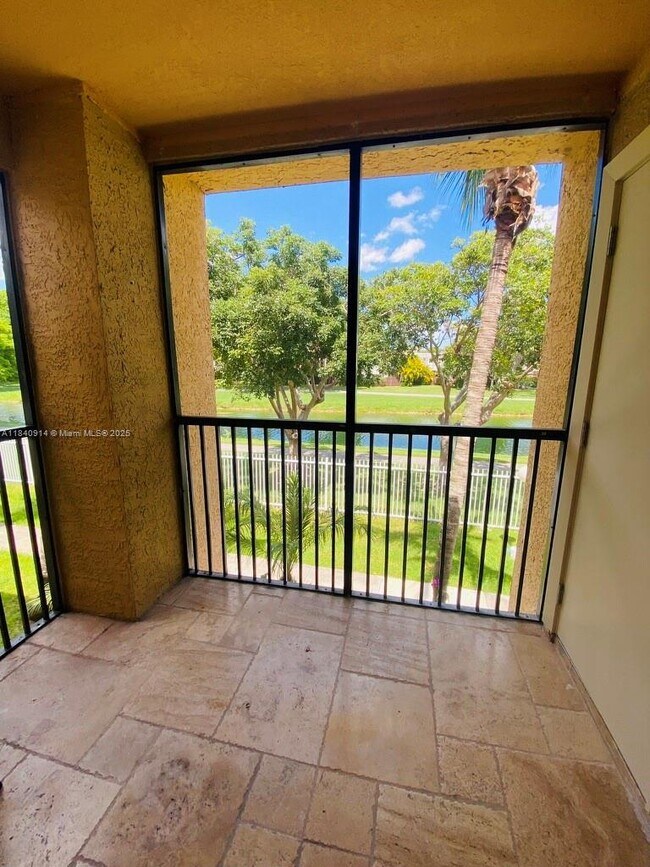 Building Photo - 10581 SW 155th Ct
