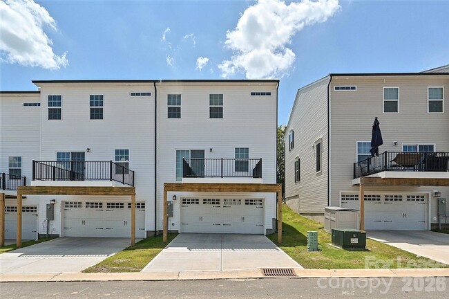 Building Photo - 7637 Griffins Gate Dr SW