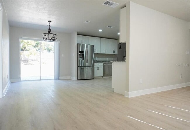 Building Photo - 7811 Bay Cedar Dr