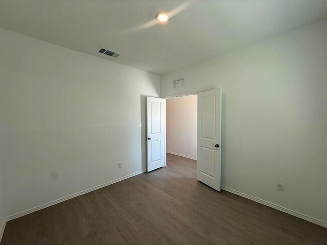 Building Photo - 17808 Indigo Bunting Ln