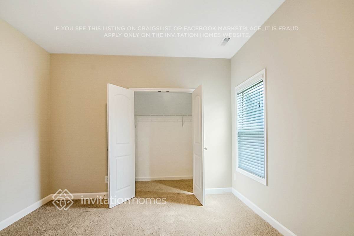 Building Photo - 185 Red Angus Dr