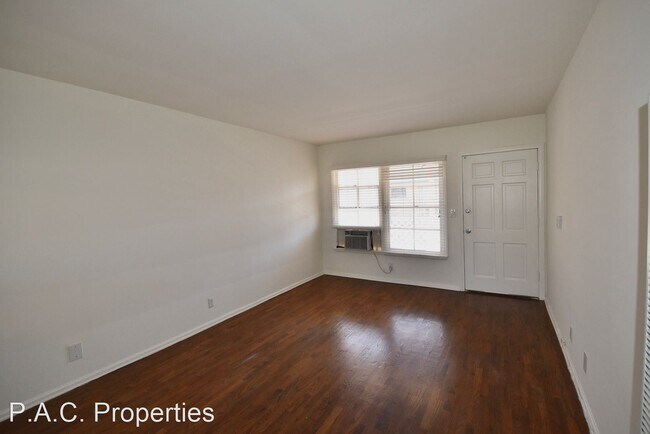 Building Photo - 1 br, 1 bath Apartment - 4658 Colfax Avenu...