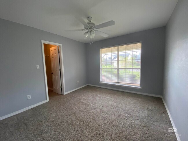 Building Photo - 8057 Deerwood Dr