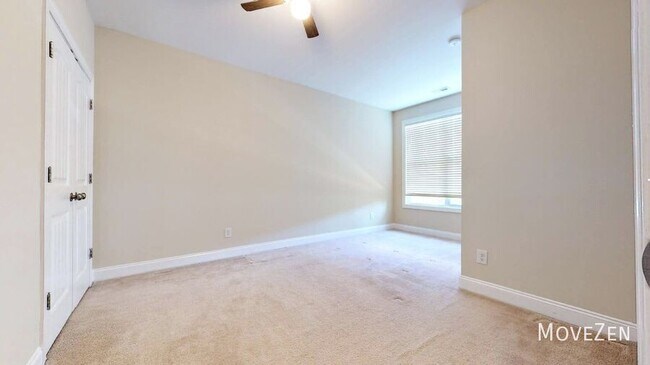 Building Photo - 371 Roberts Ridge Dr