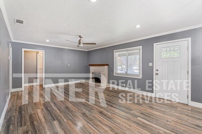 Building Photo - 1107 Meadow Rd