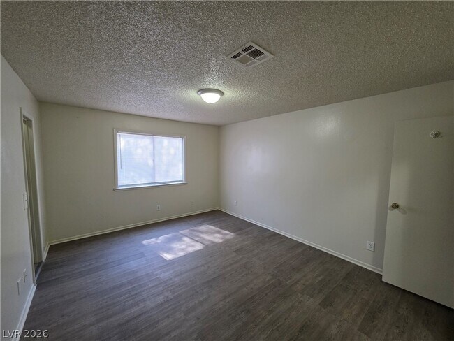 Building Photo - 6671 W Tropicana Ave