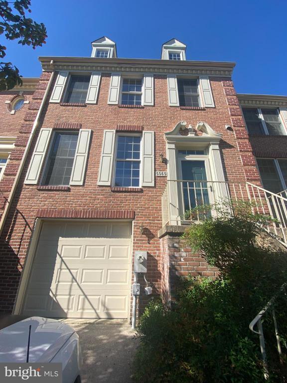 Building Photo - 5565 April Journey