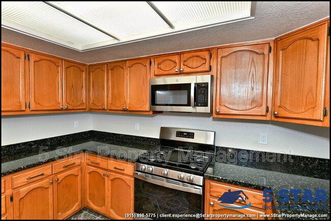 Building Photo - 11620 Laura Marie Dr