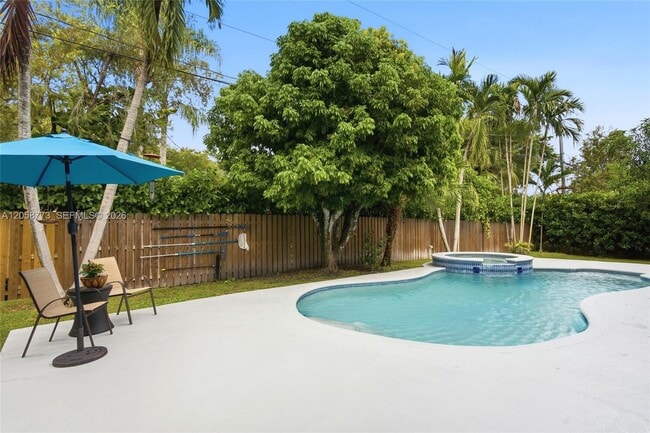 Building Photo - 15845 SW 87th Ave