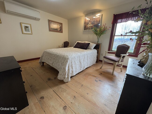 Building Photo - 260 Clark Rd