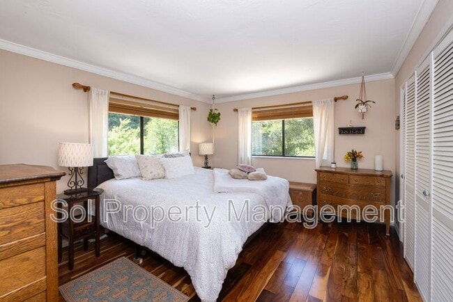 Building Photo - 646 Blue Ridge Dr