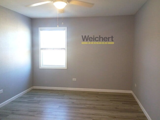 Building Photo - 718 S 4th St