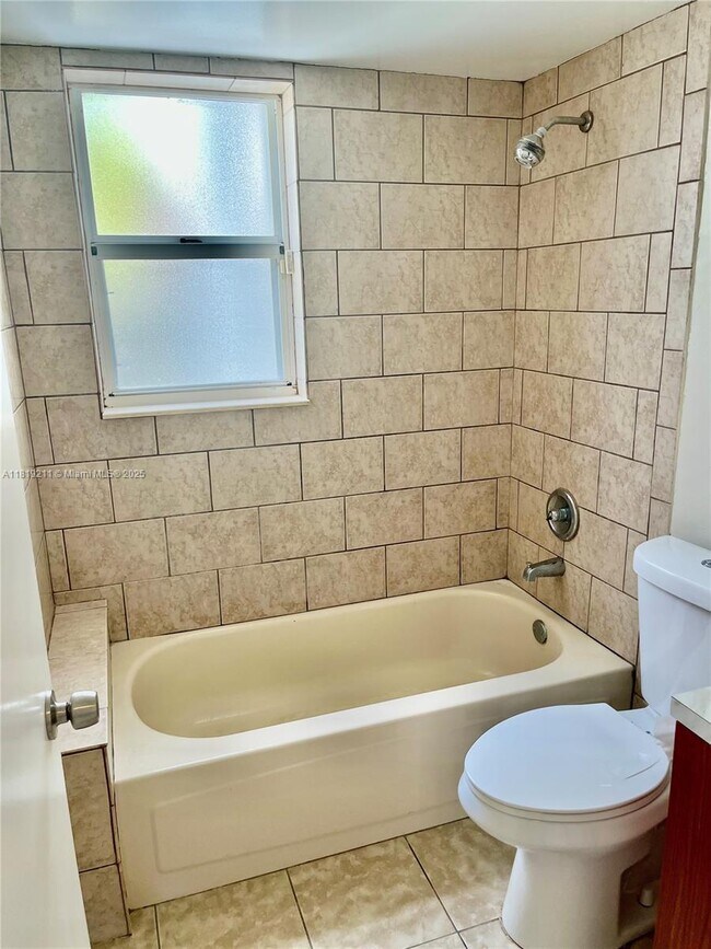 Building Photo - 4805 SW 154th Ave