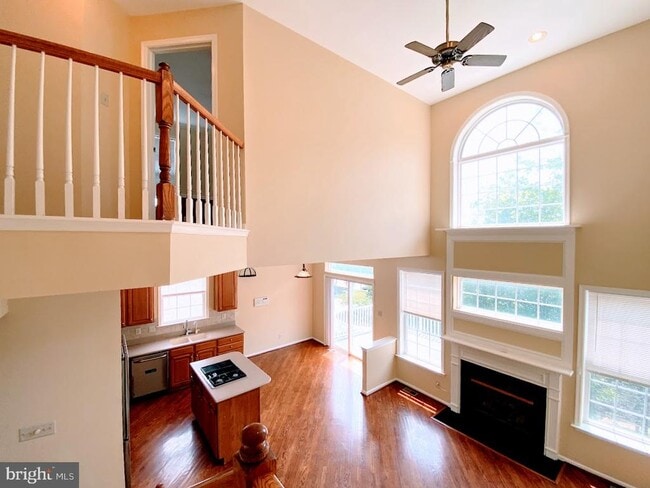 Building Photo - 201 Yorktown Ct