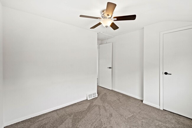 Building Photo - AVAILABLE JULY 1ST! Don't miss this RENOVATED 3-BEDROOM!!