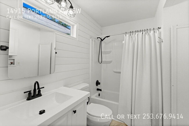 Building Photo - 14915 Portland Ave SW