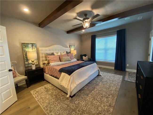 Building Photo - 300 Waterfall Ln