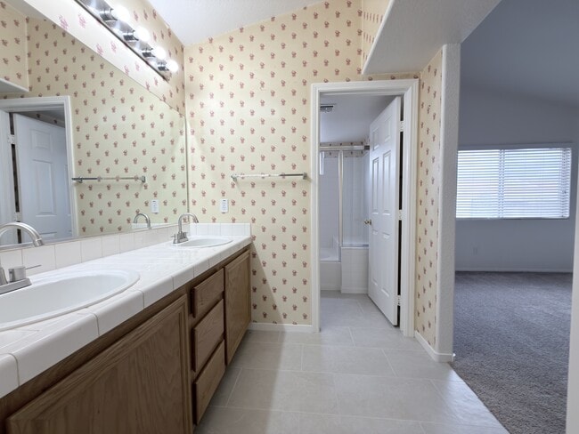 Building Photo - 8232 Fame Ave