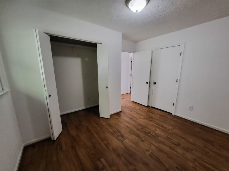 Building Photo - 2919 Chestnut Ln