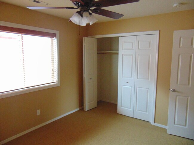 Building Photo - Beautiful 5 + bedroom home - In much desir...