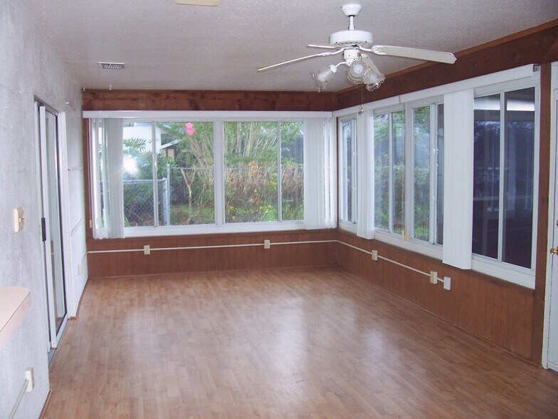 Building Photo - 1340 Woodlake Circle
