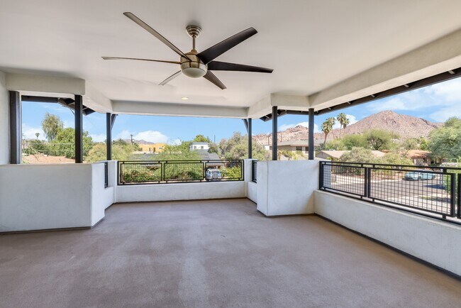 Building Photo - 4427 E Turney Ave