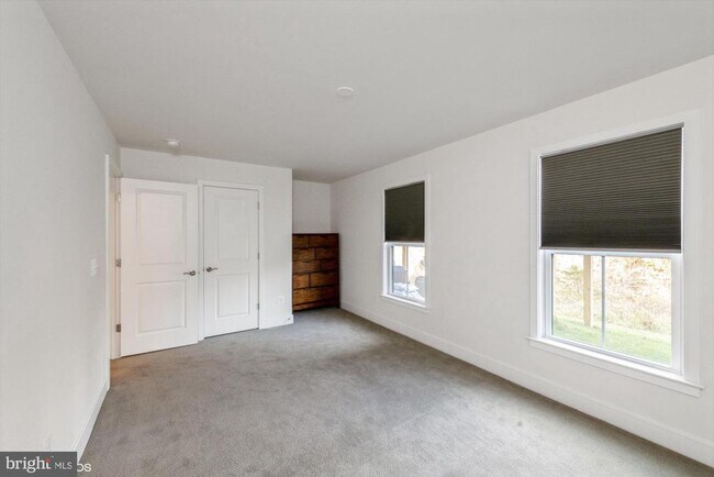 Building Photo - 25532 Byrnes Crossing Dr