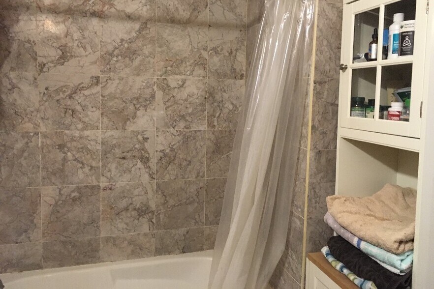 Building Photo - 1125 Miller Ln