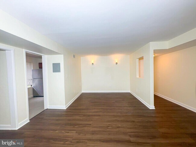 Building Photo - 9641 White Acre Rd