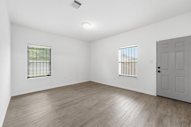 Building Photo - 319 N Carolina St