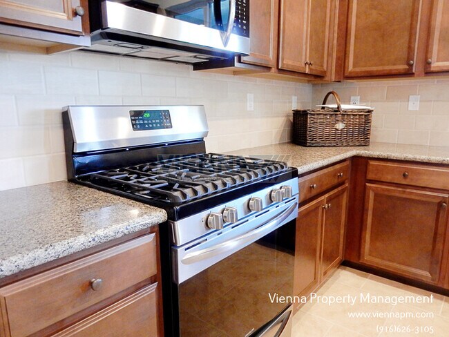 Building Photo - 1062 Yucca Dr