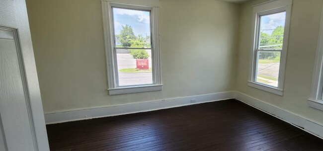 Bedroom - 714 Halifax St