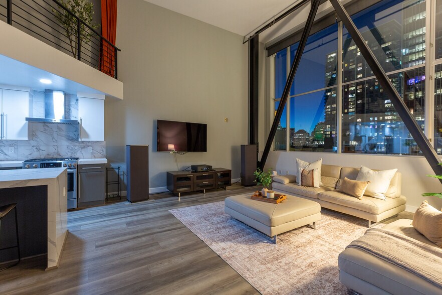 Building Photo - 346 1st St