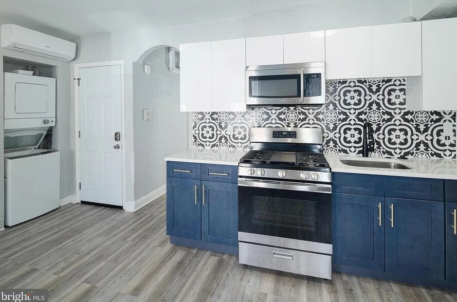 Building Photo - 3858 Haverford Ave