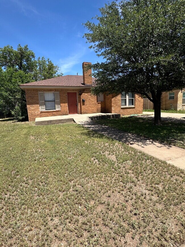 Primary Photo - Close to Texas Tech University and Downtown