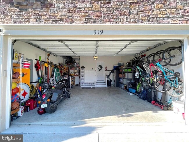 Building Photo - 519 Gate Dancer Ct