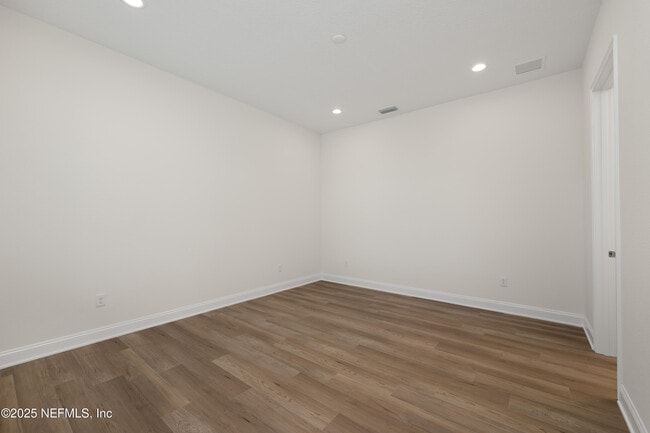 Building Photo - 50 Sewall Ln