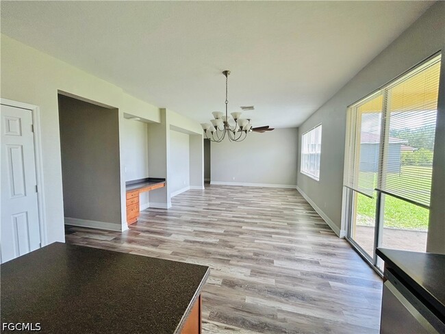 Building Photo - 8041 Allamanda Ct
