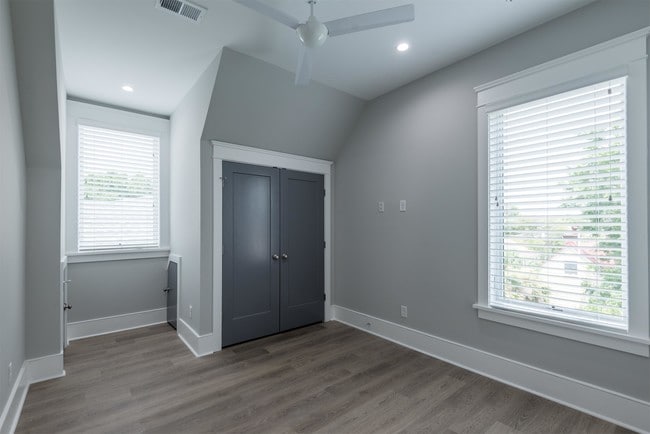 Building Photo - 3 Sanctuary Ct