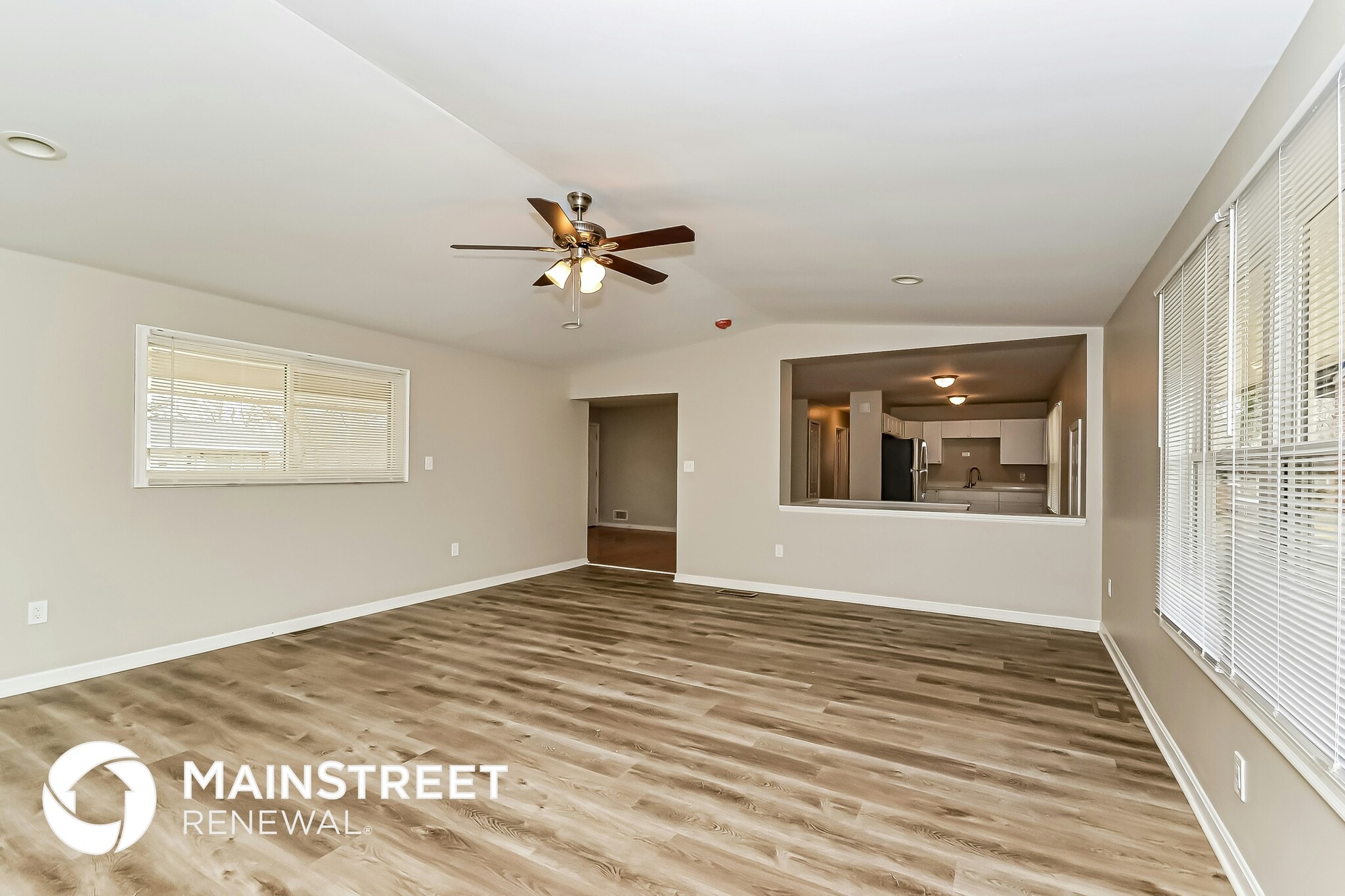 Building Photo - 3899 Mantell Ave